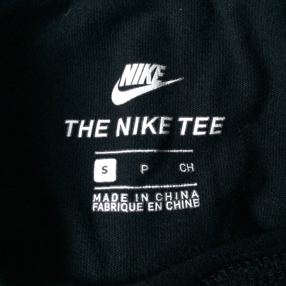 Nike Tee - Picture 3 of 4